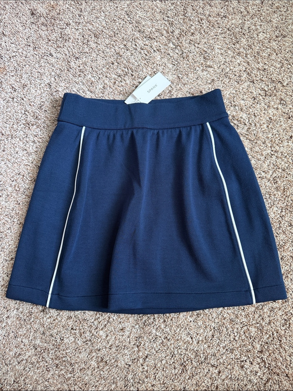 NWT SPANX WOMENS AIRESSENTIALS PIQUE SKORT